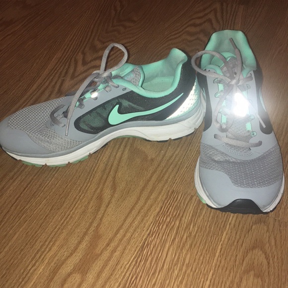 Nike Shoes - *2 for $25* Women’s Nike Vomero 8